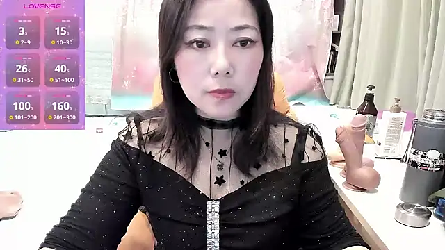 Snapshot of Crystal_Wings chatting on 01.19.25 Crystal Wings online show from 01.19.25