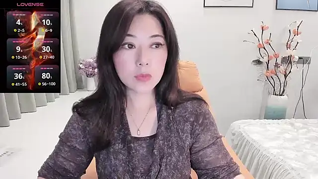 Snapshot of Crystal_Wings chatting on 09.19.25 Crystal Wings online show from 09.19.25