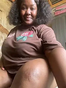 Snapshot of Missmoox24 chatting on 03.05.25 Missmoox24 online show from 03.05.25