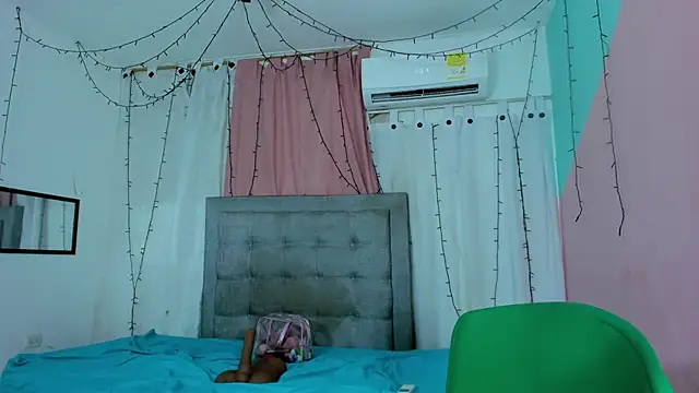 valentina 0  online show from 10.21.25