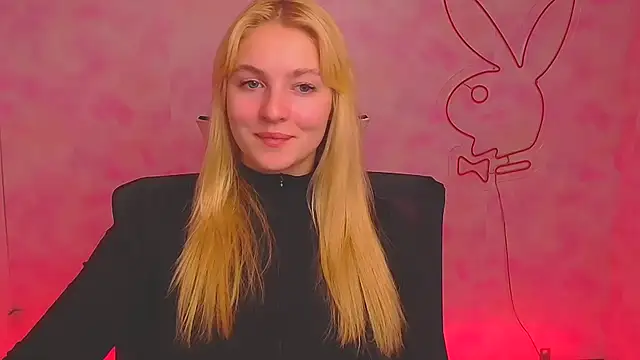 Snapshot of Milka_kiss_ chatting on 12.05.24 Milka kiss online show from 12.05.24