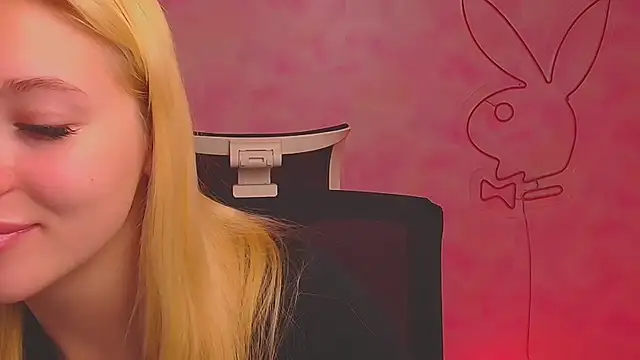 Snapshot of Milka_kiss_ chatting on 12.07.24 Milka kiss online show from 12.07.24