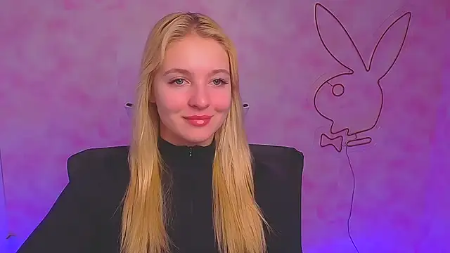 Snapshot of Milka_kiss_ chatting on 12.14.24 Milka kiss online show from 12.14.24