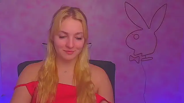 Snapshot of Milka_kiss_ chatting on 12.15.24 Milka kiss online show from 12.15.24