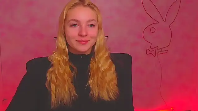 Snapshot of Milka_kiss_ chatting on 12.17.24 Milka kiss online show from 12.17.24