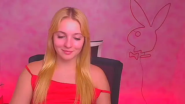 Snapshot of Milka_kiss_ chatting on 12.19.24 Milka kiss online show from 12.19.24