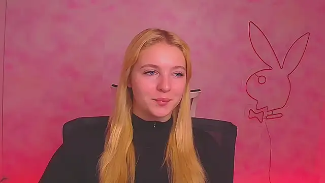 Snapshot of Milka_kiss_ chatting on 12.21.24 Milka kiss online show from 12.21.24