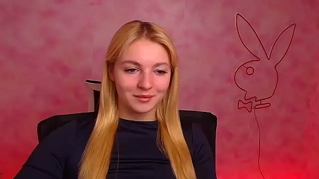 Snapshot of Milka_kiss_ chatting on 12.22.24 Milka kiss online show from 12.22.24