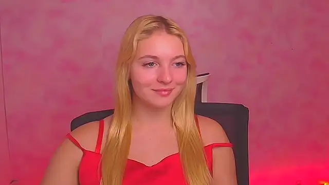 Snapshot of Milka_kiss_ chatting on 12.26.24 Milka kiss online show from 12.26.24