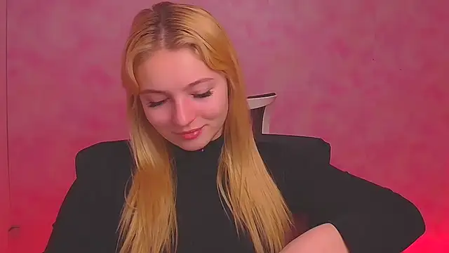 Snapshot of Milka_kiss_ chatting on 12.28.24 Milka kiss online show from 12.28.24