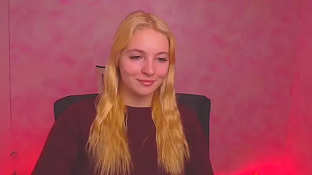 Snapshot of Milka_kiss_ chatting on 12.29.24 Milka kiss online show from 12.29.24