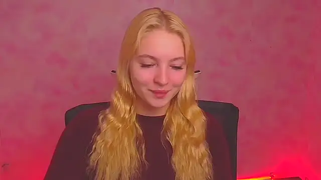 Snapshot of Milka_kiss_ chatting on 01.10.25 Milka kiss online show from 01.10.25