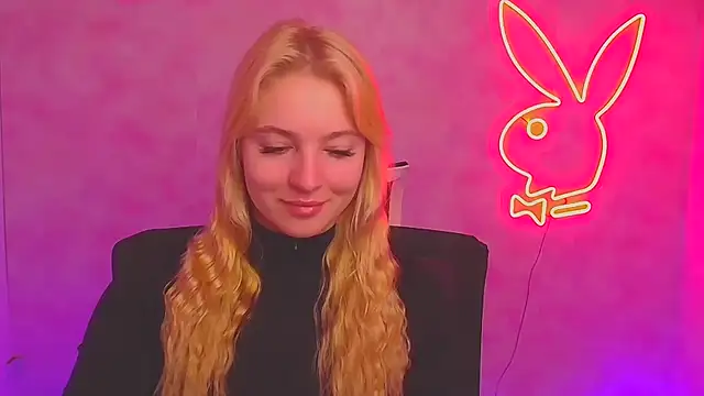 Snapshot of Milka_kiss_ chatting on 01.12.25 Milka kiss online show from 01.12.25