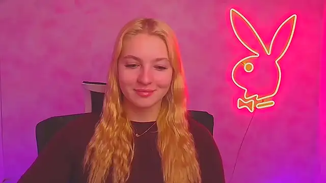 Snapshot of Milka_kiss_ chatting on 01.14.25 Milka kiss online show from 01.14.25