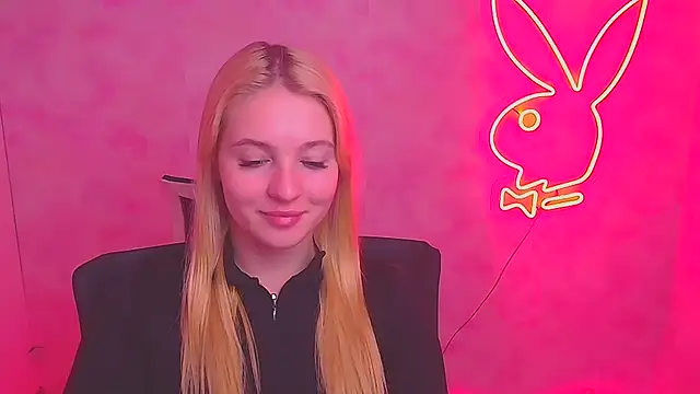 Snapshot of Milka_kiss_ chatting on 02.09.25 Milka kiss online show from 02.09.25