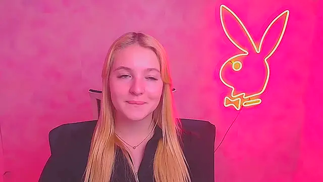 Snapshot of Milka_kiss_ chatting on 02.09.25 Milka kiss online show from 02.09.25