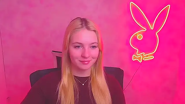 Snapshot of Milka_kiss_ chatting on 02.10.25 Milka kiss online show from 02.10.25