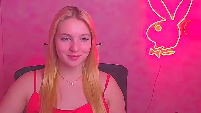 Snapshot of Milka_kiss_ chatting on 02.17.25 Milka kiss online show from 02.17.25