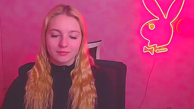 Snapshot of Milka_kiss_ chatting on 02.18.25 Milka kiss online show from 02.18.25