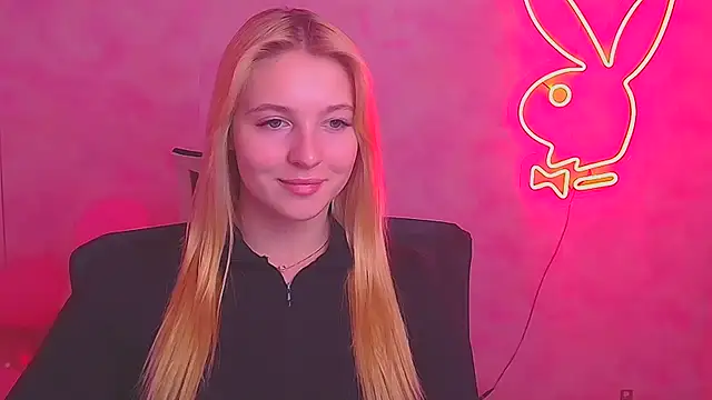 Snapshot of Milka_kiss_ chatting on 02.20.25 Milka kiss online show from 02.20.25