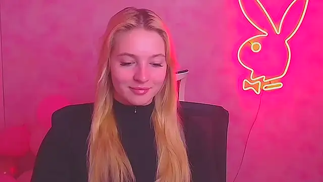 Snapshot of Milka_kiss_ chatting on 02.22.25 Milka kiss online show from 02.22.25