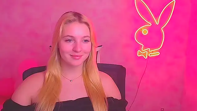 Snapshot of Milka_kiss_ chatting on 02.23.25 Milka kiss online show from 02.23.25