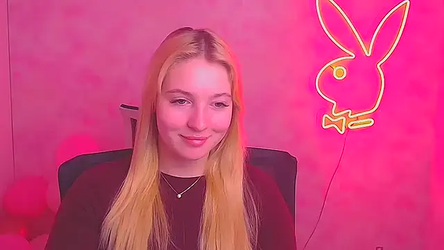 Snapshot of Milka_kiss_ chatting on 02.24.25 Milka kiss online show from 02.24.25