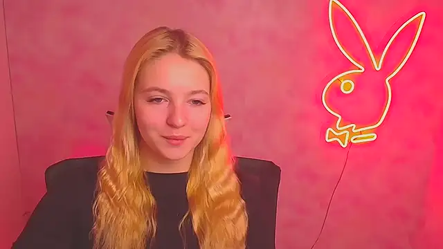 Snapshot of Milka_kiss_ chatting on 03.02.25 Milka kiss online show from 03.02.25