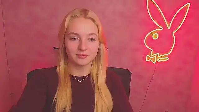 Snapshot of Milka_kiss_ chatting on 03.06.25 Milka kiss online show from 03.06.25