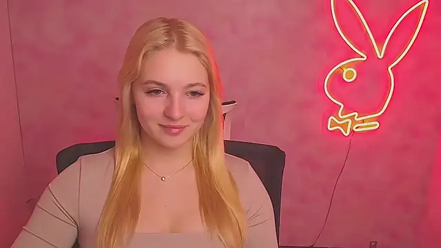 Snapshot of Milka_kiss_ chatting on 03.07.25 Milka kiss online show from 03.07.25