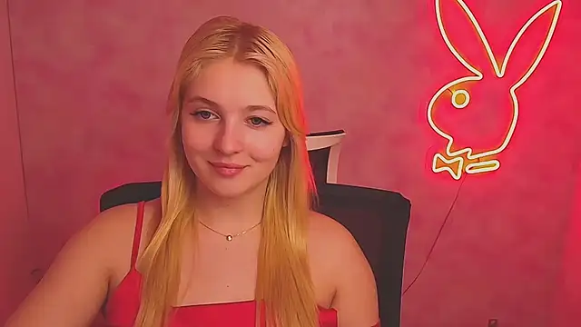 Snapshot of Milka_kiss_ chatting on 03.13.25 Milka kiss online show from 03.13.25