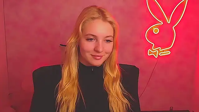 Snapshot of Milka_kiss_ chatting on 03.16.25 Milka kiss online show from 03.16.25