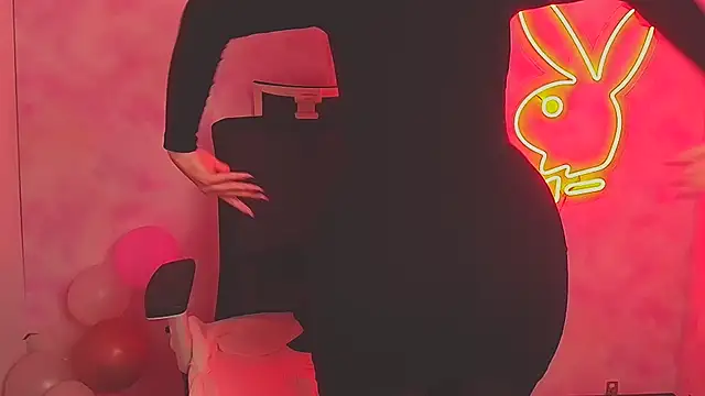 Snapshot of Milka_kiss_ chatting on 03.20.25 Milka kiss online show from 03.20.25