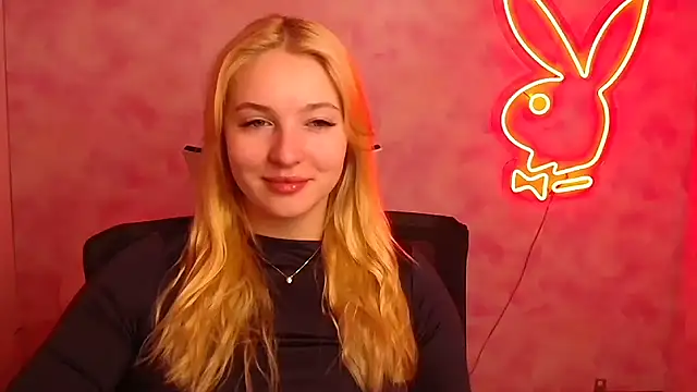 Snapshot of Milka_kiss_ chatting on 03.23.25 Milka kiss online show from 03.23.25