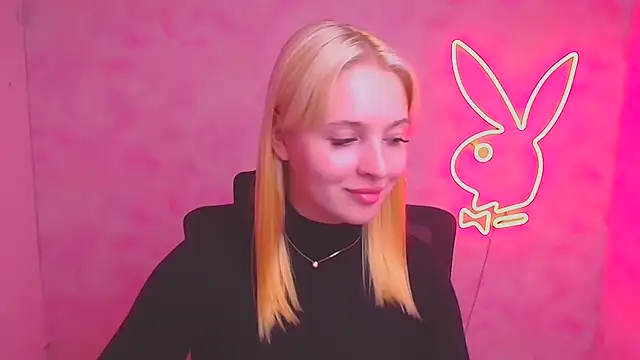 Snapshot of Milka_kiss_ chatting on 09.18.25 Milka kiss online show from 09.18.25