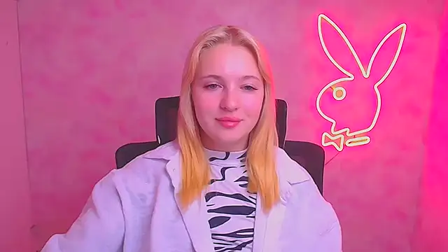 Snapshot of Milka_kiss_ chatting on 09.22.25 Milka kiss online show from 09.22.25