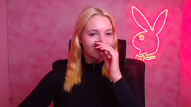 Snapshot of Milka_kiss_ chatting on 09.24.25 Milka kiss online show from 09.24.25