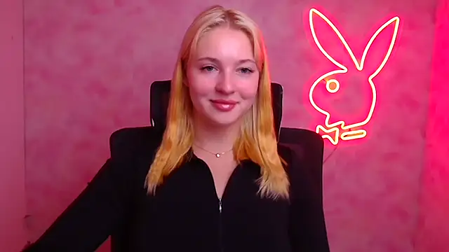 Snapshot of Milka_kiss_ chatting on 09.25.25 Milka kiss online show from 09.25.25