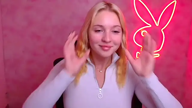 Snapshot of Milka_kiss_ chatting on 09.30.25 Milka kiss online show from 09.30.25