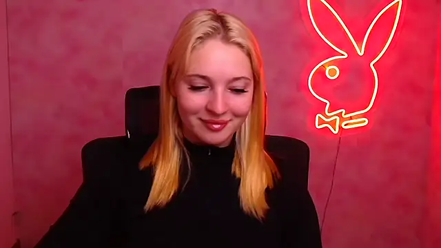 Snapshot of Milka_kiss_ chatting on 10.04.25 Milka kiss online show from 10.04.25