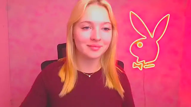 Snapshot of Milka_kiss_ chatting on 10.16.25 Milka kiss online show from 10.16.25