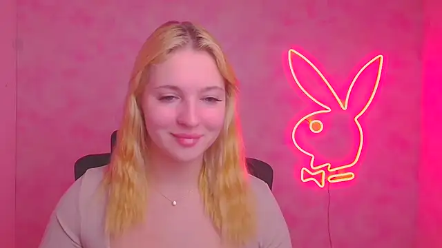 Snapshot of Milka_kiss_ chatting on 11.03.25 Milka kiss online show from 11.03.25