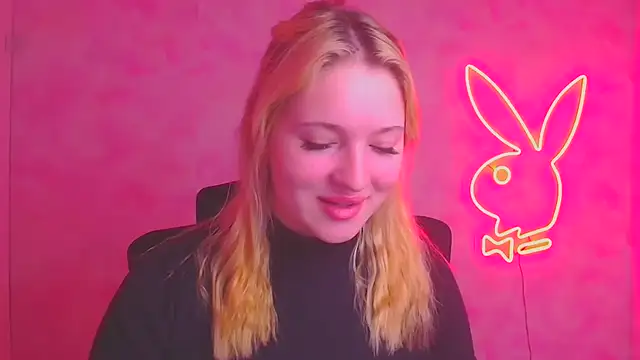 Snapshot of Milka_kiss_ chatting on 11.18.25 Milka kiss online show from 11.18.25