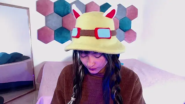 liz-beths online show from 02.19.25