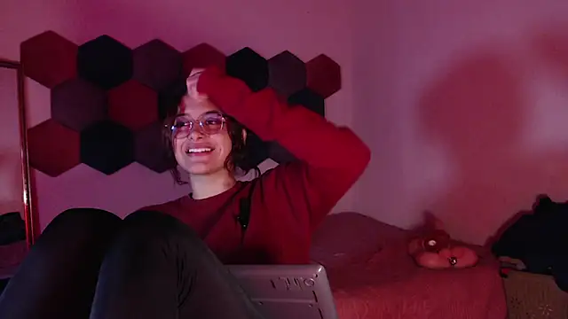 liz-beths online show from 03.18.25