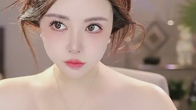 Qiaoqiao  online show from 01.15.26