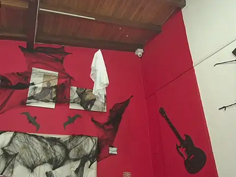 Snapshot of ysabel_sanchez4 chatting on 11.04.25 ysabel sanchez4 online show from 11.04.25