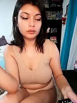 Snapshot of mia__katt chatting on 12.23.24 mia katt online show from 12.23.24