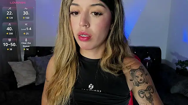 Snapshot of zoee_jackson chatting on 11.05.25 zoee jackson online show from 11.05.25