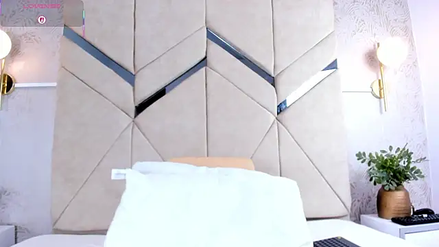 LilitRobins online show from 09.27.25